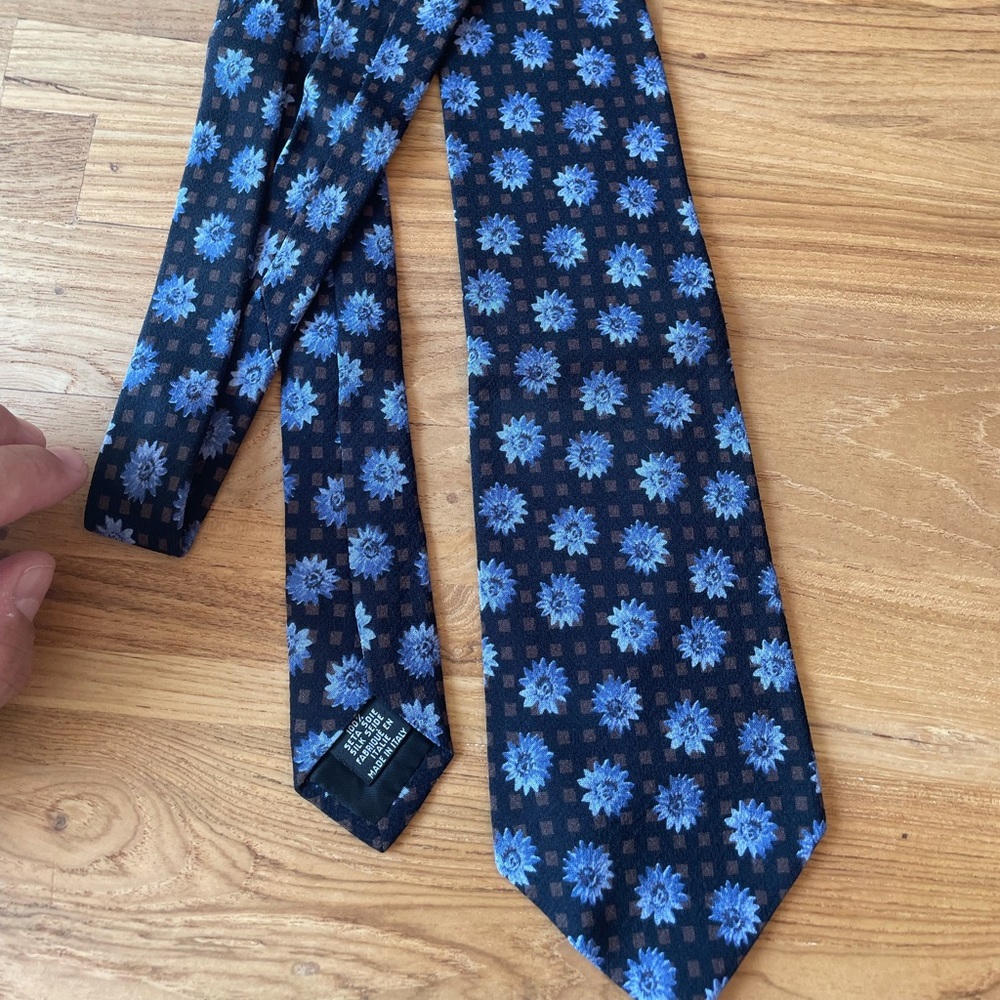 Hugo Boss necktie.